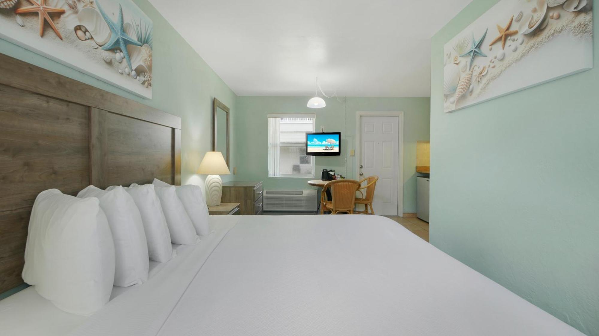 Ocean Court Beachfront Hotel เดย์โทนาบีช ภายนอก รูปภาพ