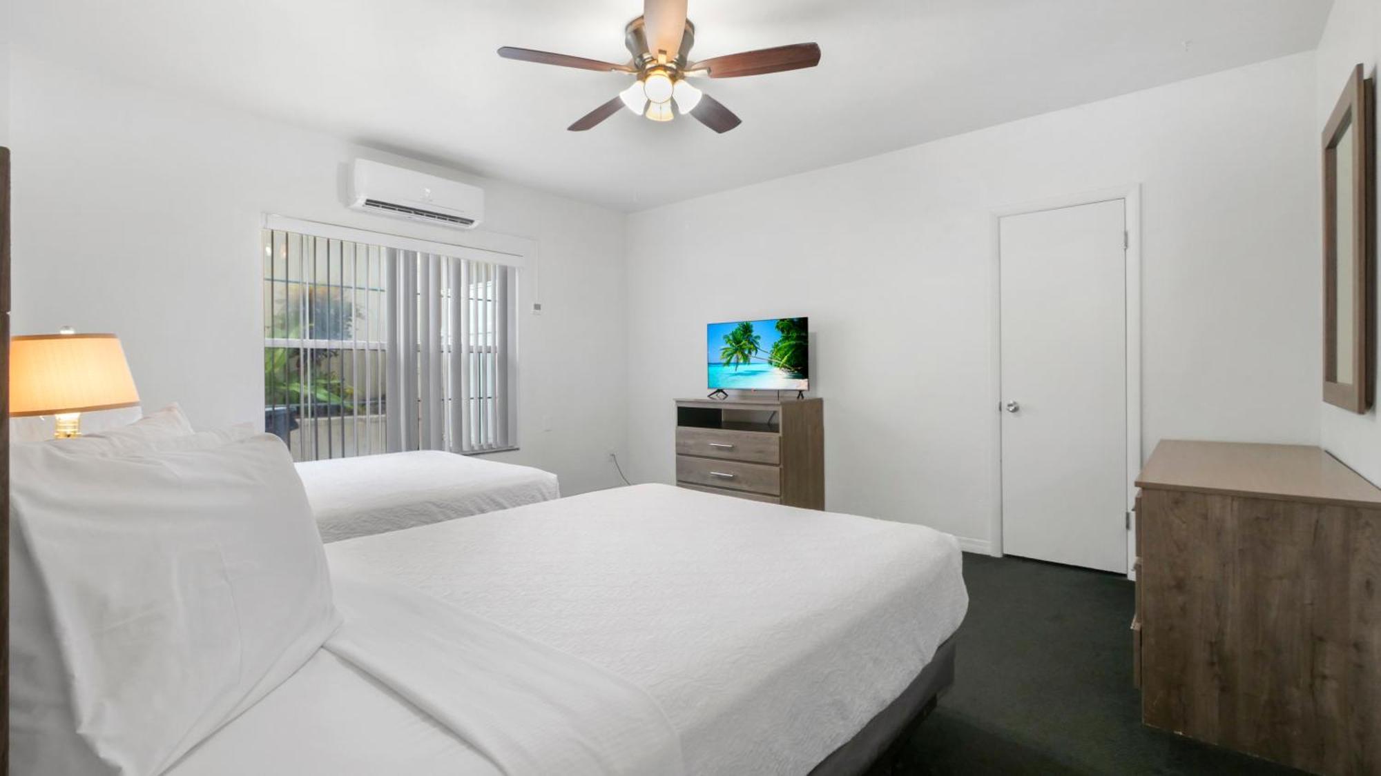 Ocean Court Beachfront Hotel เดย์โทนาบีช ภายนอก รูปภาพ